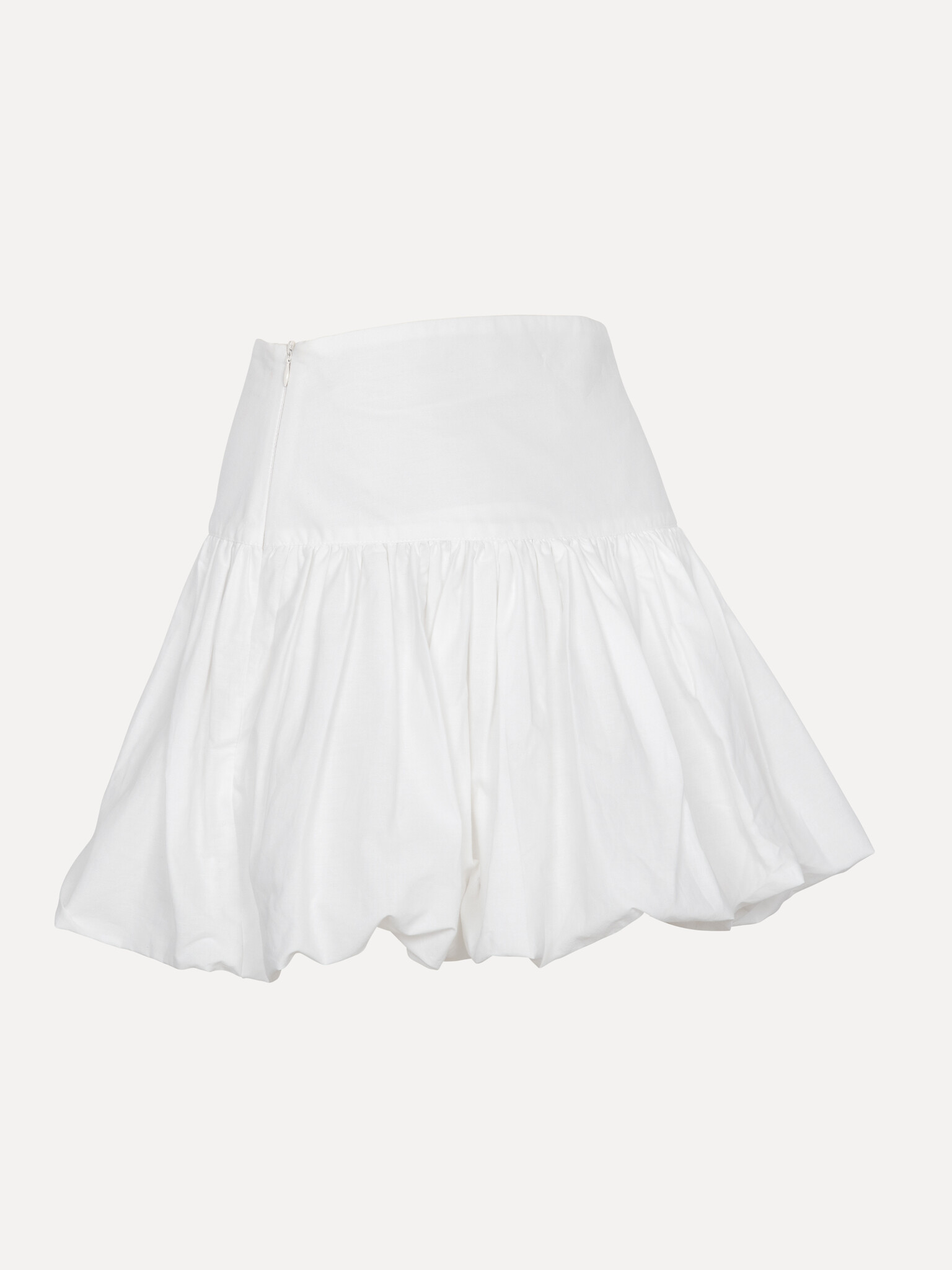 Les Soeurs  Jupe ballon Orlando 5. White delight! A la recherche d'une mini-jupe qui vous rendra heureuse? Cette jupe bal...