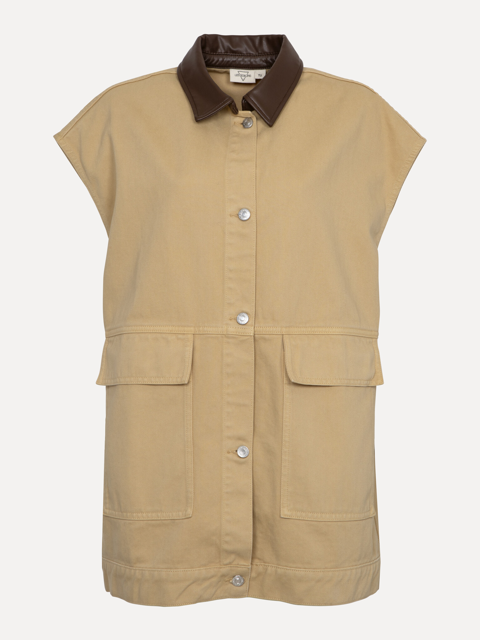 Les Soeurs Sleeveless vest Loa 2. This sleeveless utility vest in beige gives your look a solid dose of outdoor chic. The...
