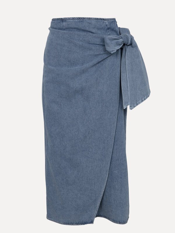 Les Soeurs Denim skirt with bow Naomi 2. Busy weekend? No problem: this denim skirt is made for spontaneous plans and qui...