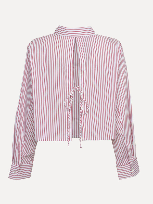 Les Soeurs Blouse à rayures Amy 4. In stripes we trust! Cette blouse courte à rayures rouges est ample et aérée, mais ell...