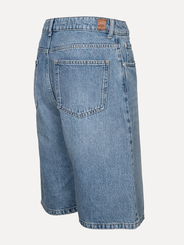 Les Soeurs Denim bermuda shorts Robert 2. Back to the 90s - with this denim bermuda, you'll be ready for sunny days and s...