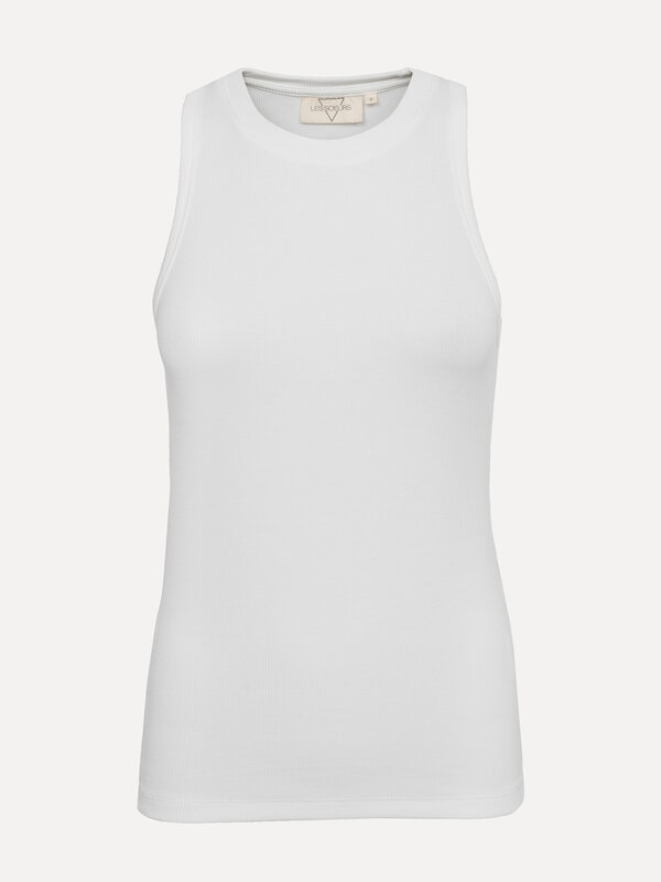 Les Soeurs Racerback top Kaila 2. Yes, we have it - the perfect white basic. This racerback in soft rib fabric is the eve...