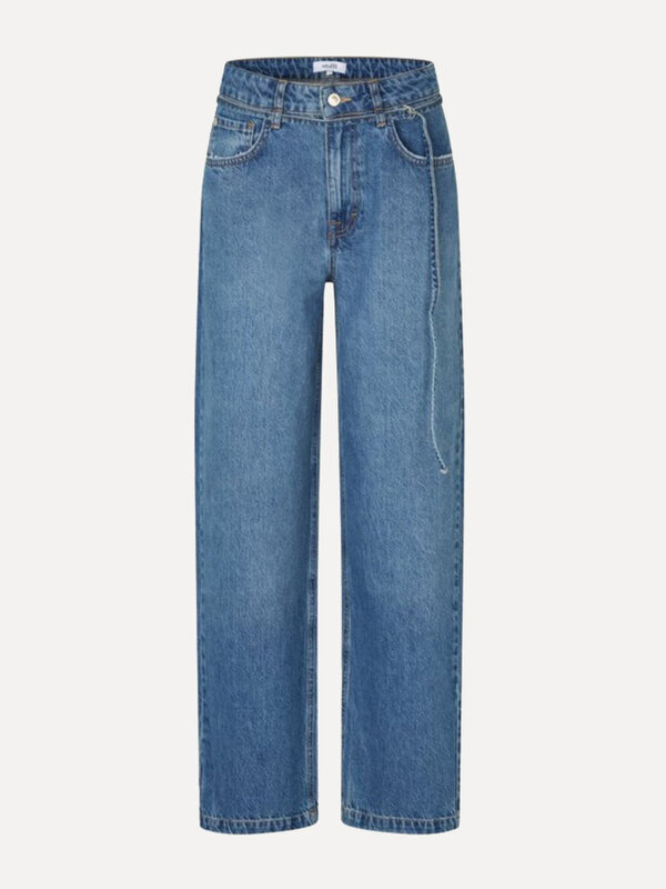 MBYM Belted jeans Caria 2. One pair of jeans, endless styling options: this straight-fit denim gets a playful upgrade wit...