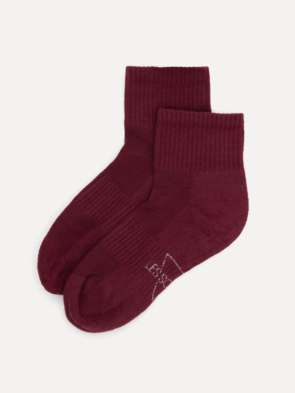 Les Soeurs Socks Ruby 1. These burgundy sports socks breathe class. No stripes, just the same comfort and perfect mid-hig...