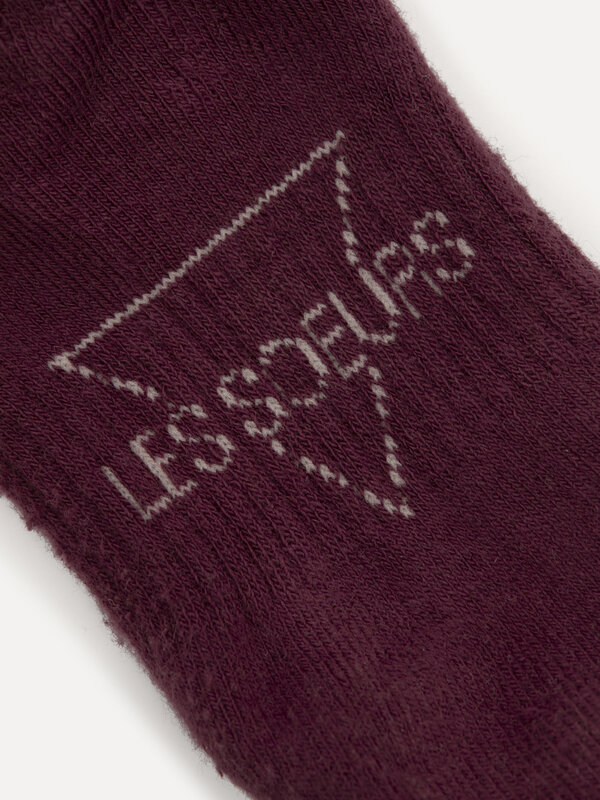 Les Soeurs Socks Ruby 2. These burgundy sports socks breathe class. No stripes, just the same comfort and perfect mid-hig...