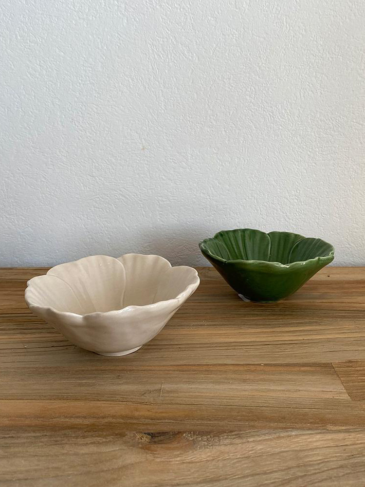 Opjet Keramieken schaal Bloemen 2. Botanische elementen in je interieur? Kies voor een bloem die nooit verwelkt in een za...