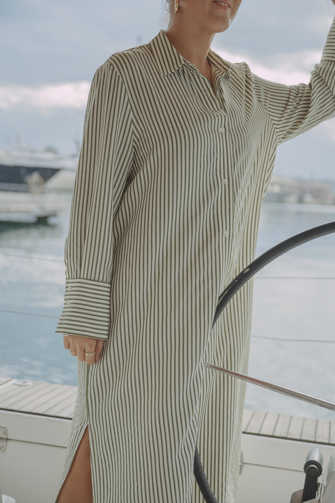 Les Soeurs Gestreepte jurk Zac 1. Zin in een look tussen casual en chic? Deze gestreepte maxi overhemdjurk is de perfecte...