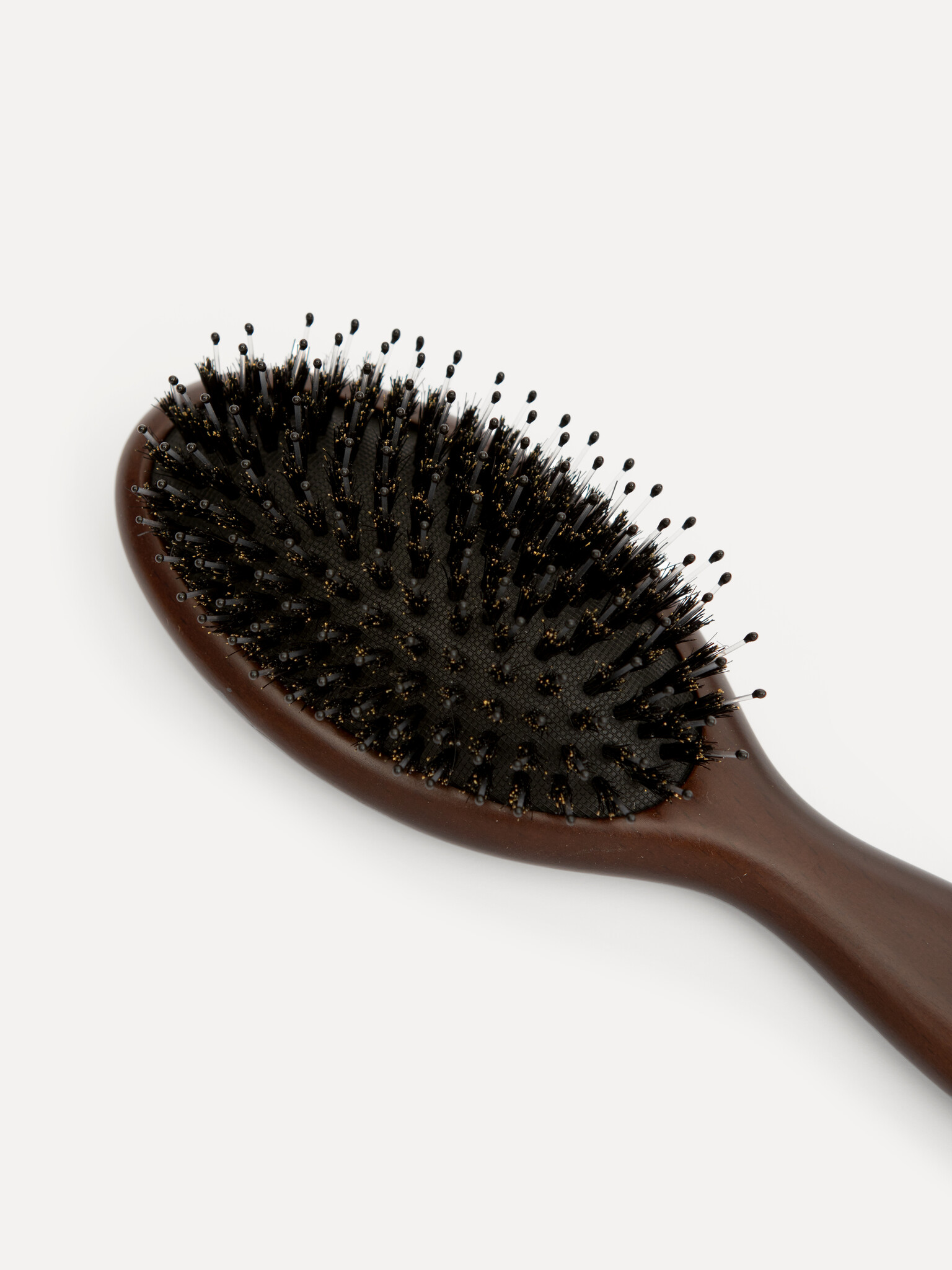 Les Soeurs Petite brosse à cheveux 2. Des cheveux parfaits, partout! Cette brosse en hêtre durable démêle sans électricit...
