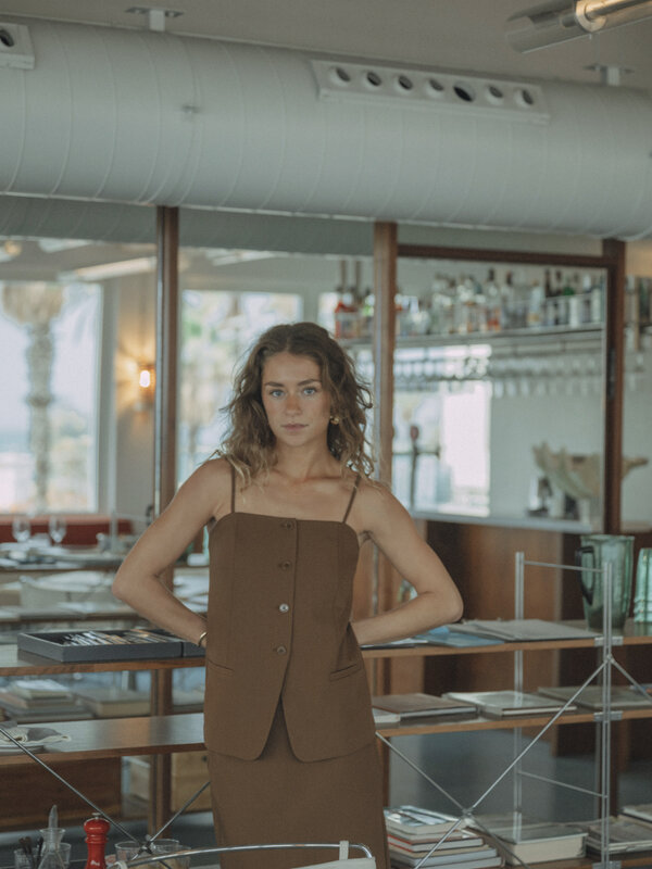 Les Soeurs Bustiertop Amber 2. Blazer meets bustier! Deze top vertaalt het beste van de tijdloze blazer – knopen, zakken ...