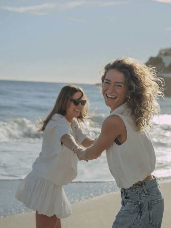 Les Soeurs Balloon skirt Orlando 6. White delight! On the hunt for a mini skirt that will bring a smile to your face? Thi...