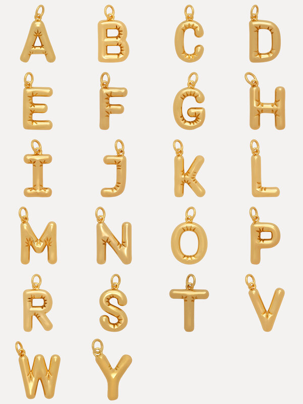 Les Soeurs Pendentif Balloon Letter 2. Exprimer son amour peut être difficile. Par chance, ce lettre plaqué or 14kt fait ...