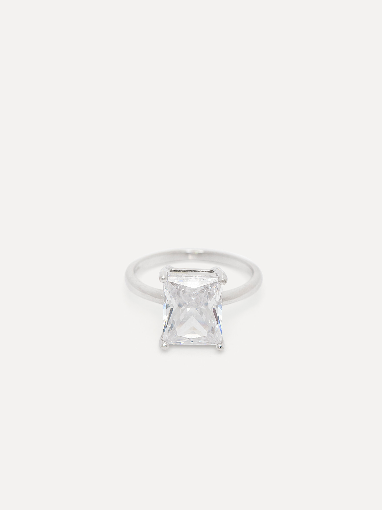 Les Soeurs Bague Gioia 1. Looking for thát ring? Cette bague avec cristaux est votre nouvelle signature. Assez moderne po...