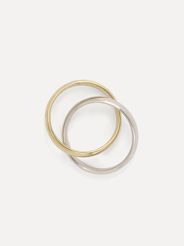 Les Soeurs Bague Claire Linked 3. Better together - cette bague spéciale aux anneaux d'or et d'argent entrelacés est une ...