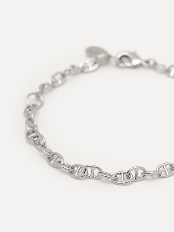 Les Soeurs Armband Mara Link Chain 1. Link up! Deze duurzame armband met traditioneel schakelpatroon is gemaakt om lang m...