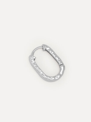 Boucle d'oreille Jay Hammered. Hooked on silver! Cette boucle d'oreille accrocheuse allie sans effort audace et sophistic...