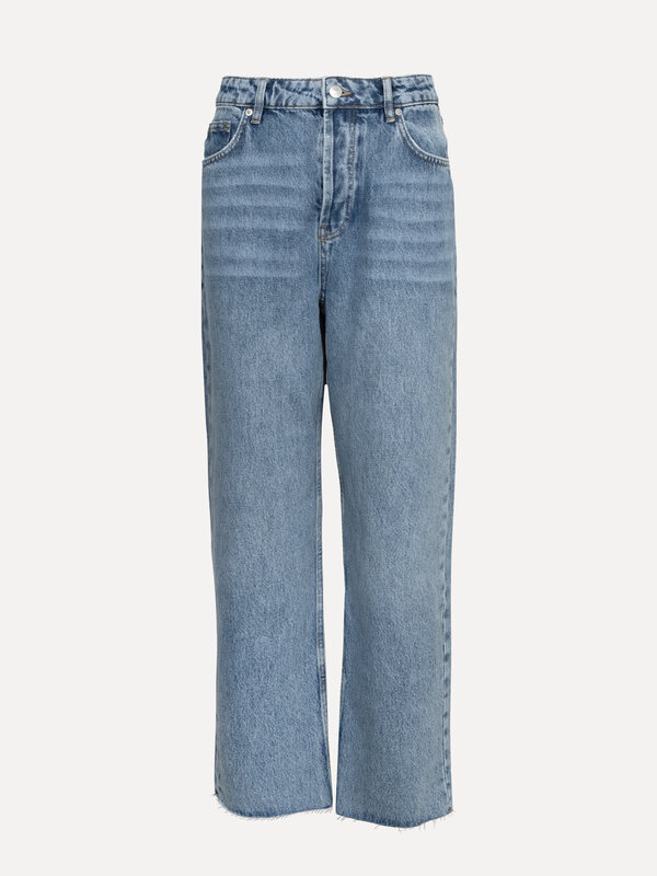 Les Soeurs Rechte jeans Cruz 2. Niet te strak, wel opvallend: met deze cropped jeans laat je je goede smaak én je enkels ...