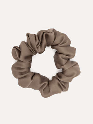 Chouchou en soie. Rêves de soie! Un chouchou doux en pure soie, adapté à tous les types de cheveux. Sa surface lisse prot...