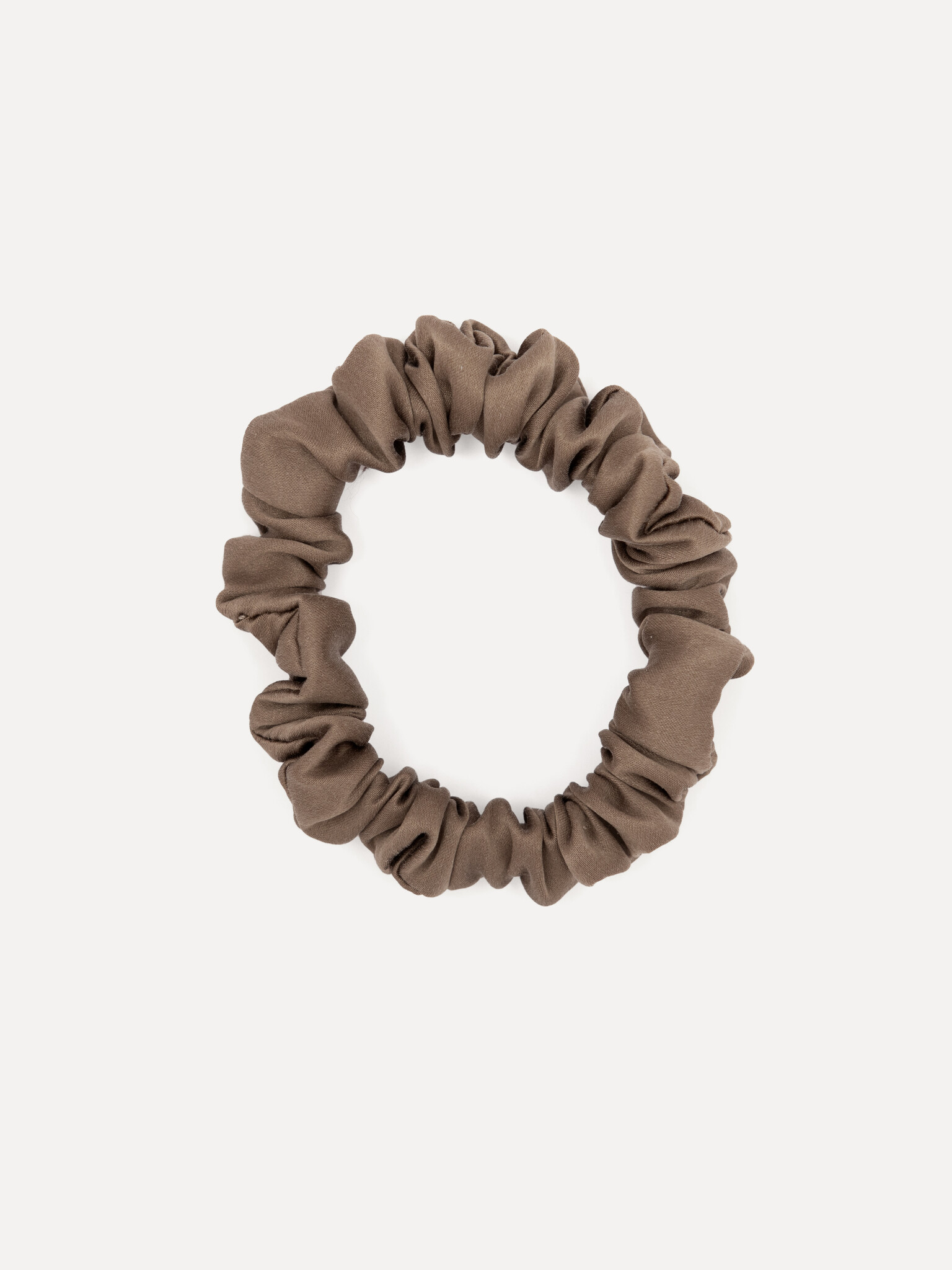 Les Soeurs Silk scrunchie 2. This silk scrunchie does the work while you relax, keeping your hair in shape without pullin...