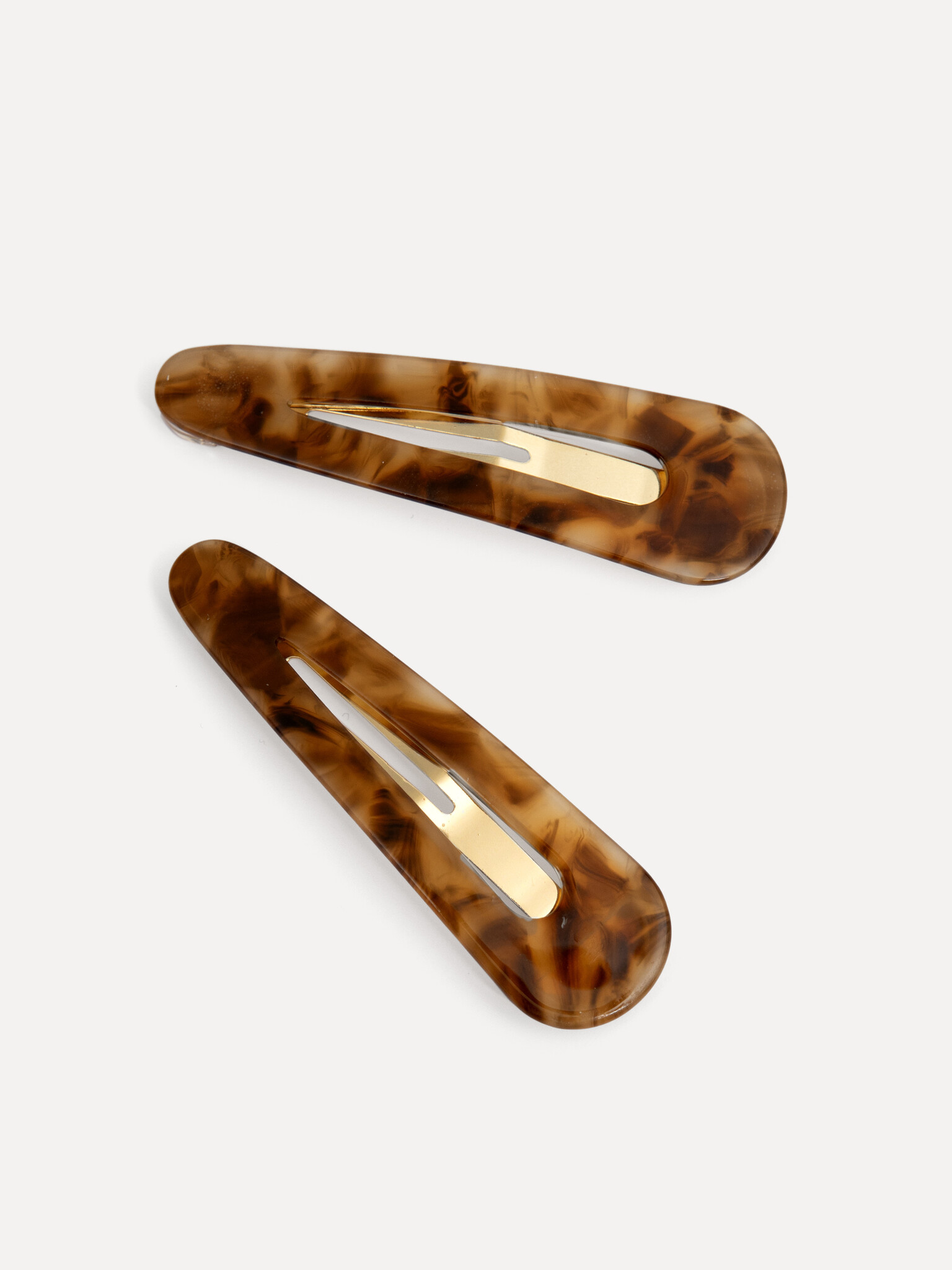 Les Soeurs Set van resin haarspelden 1. Work proof & weekend ready: deze resin haarspeldjes van Les Soeurs passen perfect...