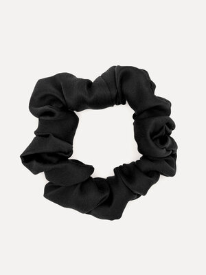 Chouchou en soie. Le luxe pour vos cheveux! Ce grand chouchou noir garde vos cheveux lisses et sans frisottis, même par t...