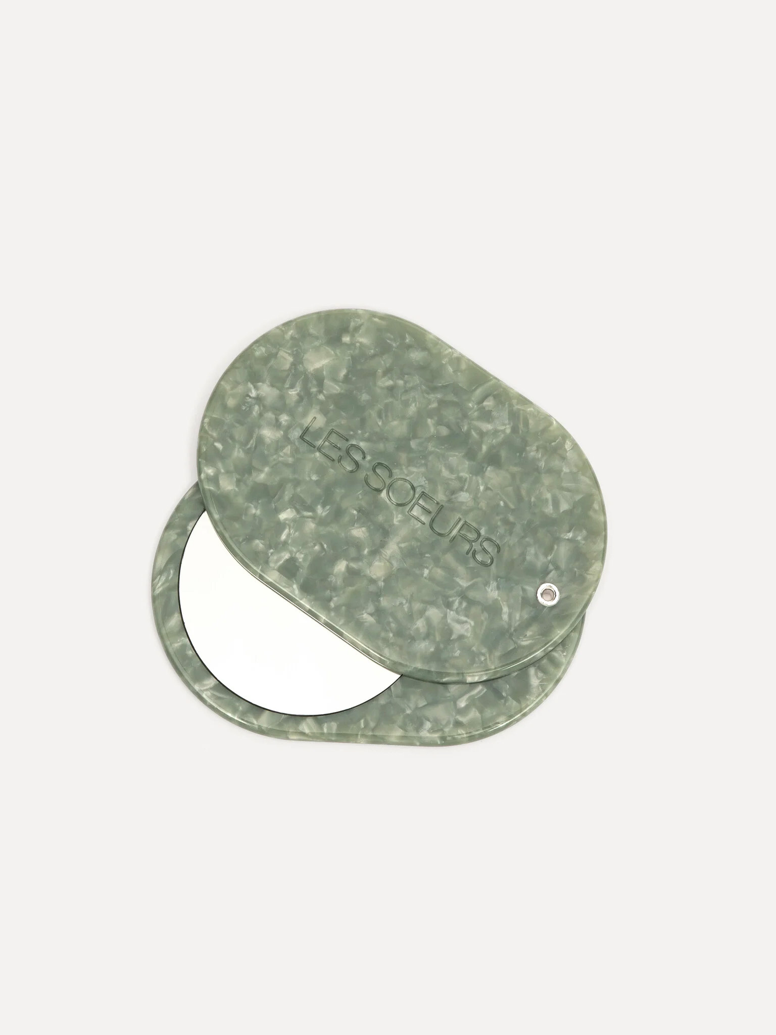 Les Soeurs Pocket mirror resin 1. Small but cute: this pocket mirror in jade green is sure to become your new bag favorit...