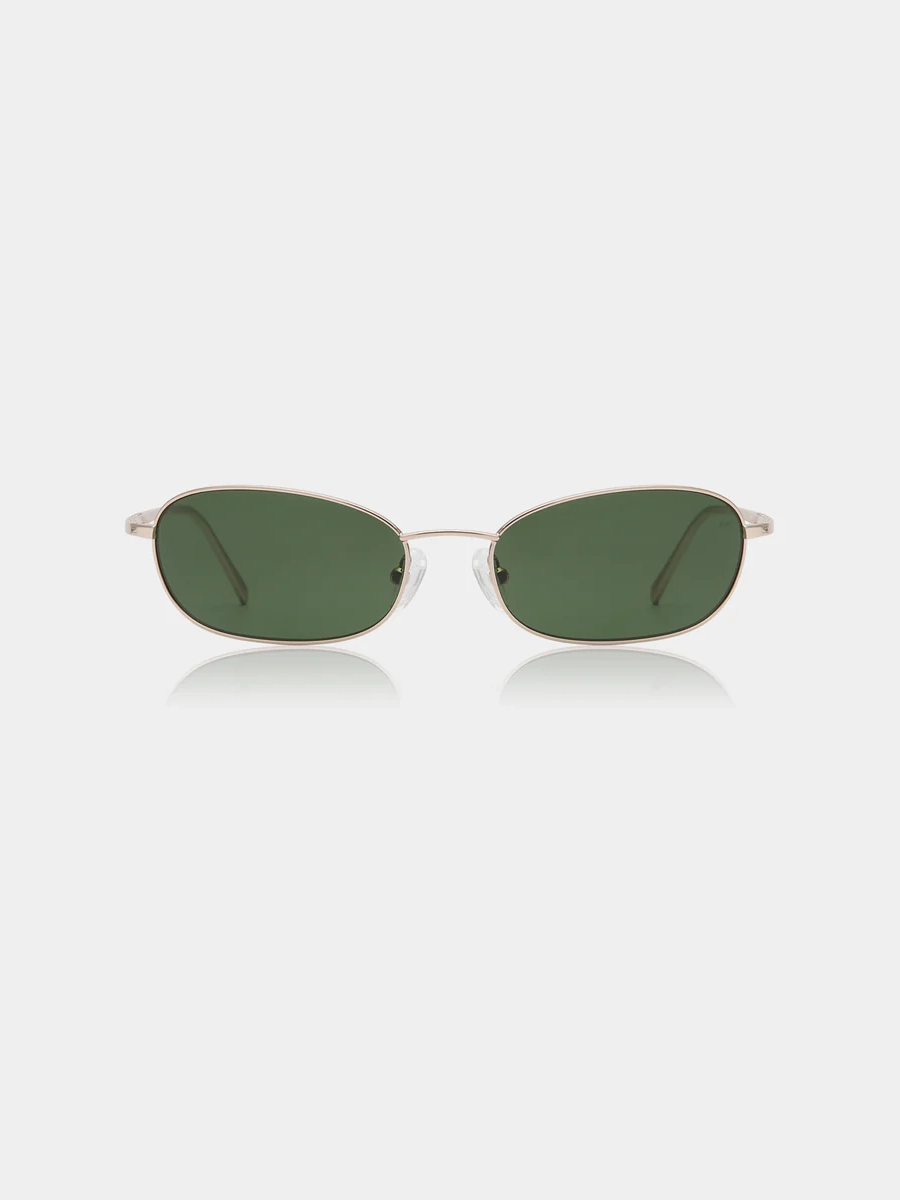 A.Kjaerbede Lunettes de soleil Jack 6. Tiny frames, big statement. Ces lunettes de soleil minces aux verres verts et à la...