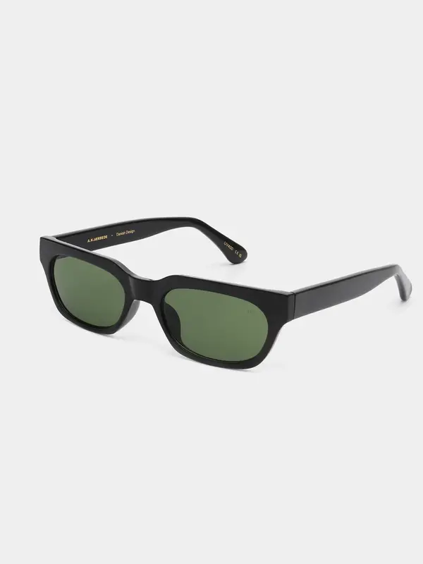 A.Kjaerbede Zonnebril Bror 6. All-time classic! Deze zwarte zonnebril is gemaakt voor drukke dagen en luie weekenden. Het...