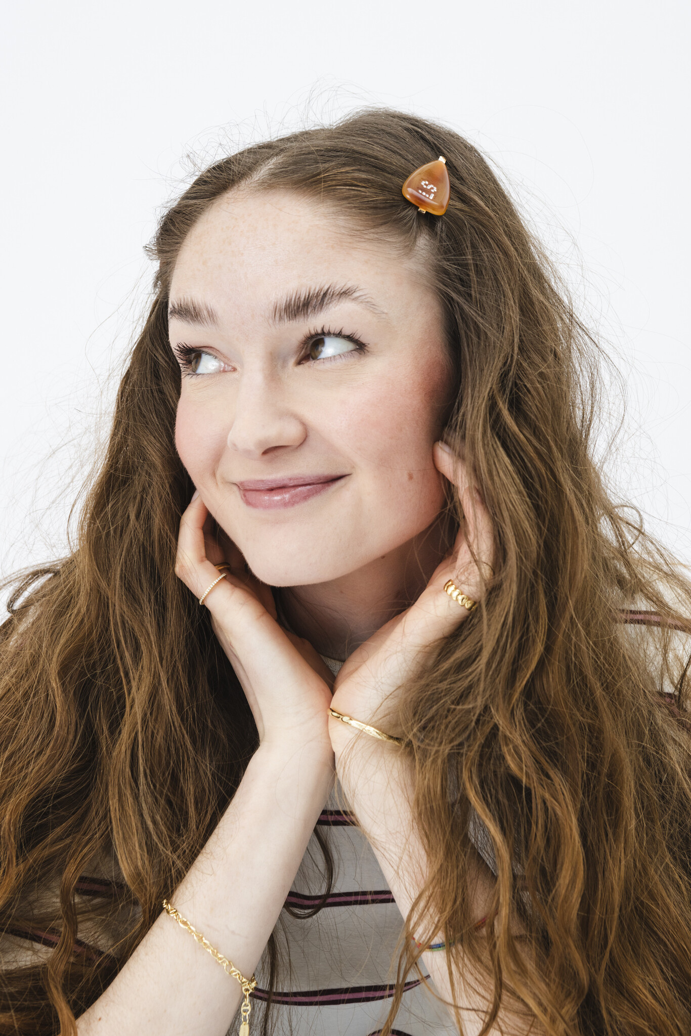Les Soeurs Hair slides set resin Les Soeurs 2. Beauty hack alert! Use these hair sliders to elegantly keep your locks out...