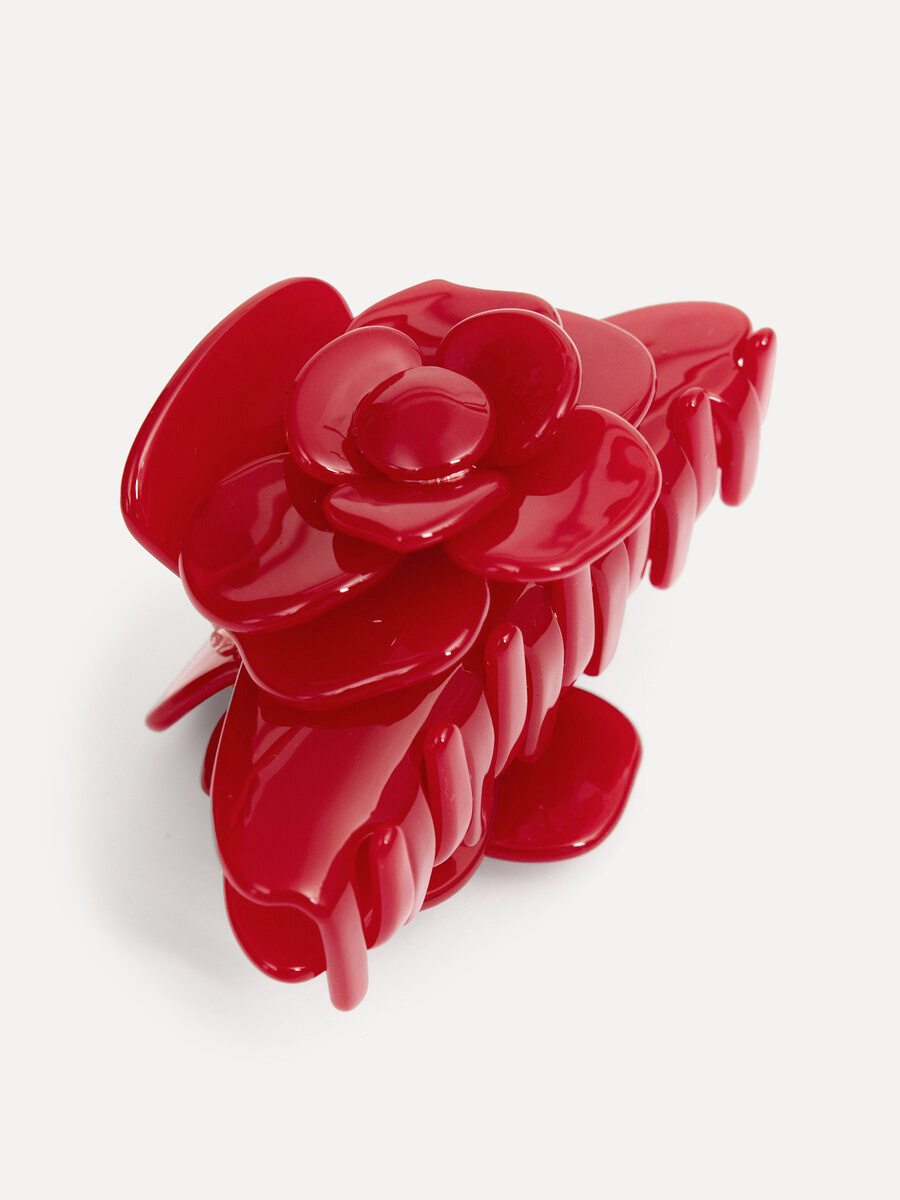 Les Soeurs Resin hair clip Flower 1. Blooming beauty! This hair clip transforms your hairstyle into a statement. The red ...
