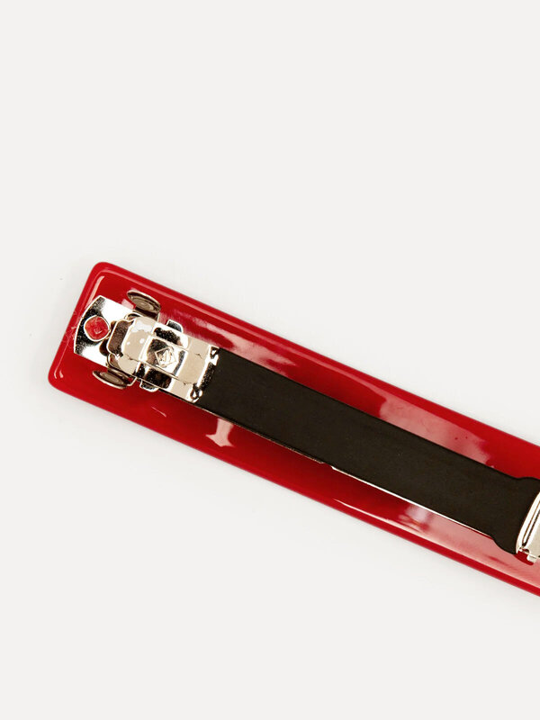 Les Soeurs Barrette à cheveux Les Soeurs 4. Bad hair day? Pas de problème! Cette barrette avec le logo Les Sœurs n'est pa...