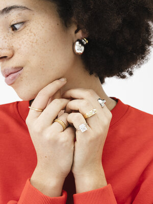 Ring Claire Rectangle Zirkonia. A geometric design and a bit of glamour - that's all this rectangle ring with zirconia st...