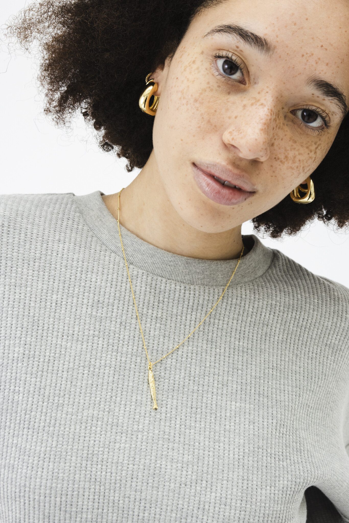 Les Soeurs Ketting Rana Fish 2. Zin in zon, zee en avontuur rond je hals? Dit sieraad is dé catch of the day. Het speelse...