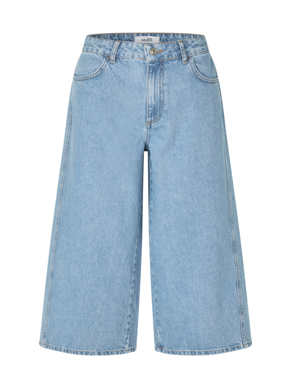 MBYM Jeans Xenia 2. The perfect cut-off! Deze culottes geven je favoriete schoenen een podium. De mooie kuitlengte flatte...