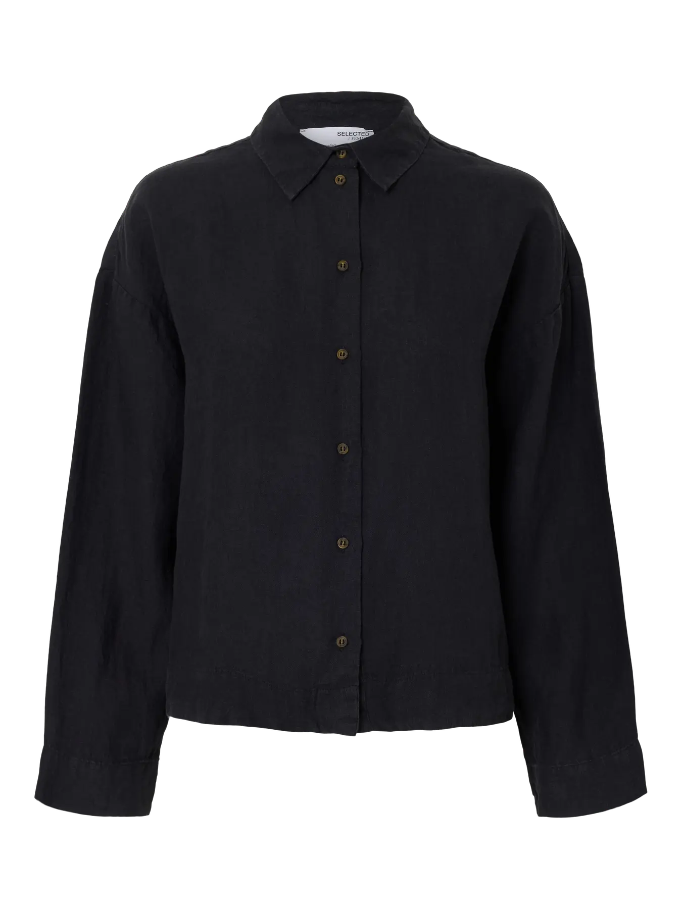 Selected Chemise en lin Linnie 2. Button up to cool down! Cette chemise noire en lin vous gardera au frais pendant les jo...