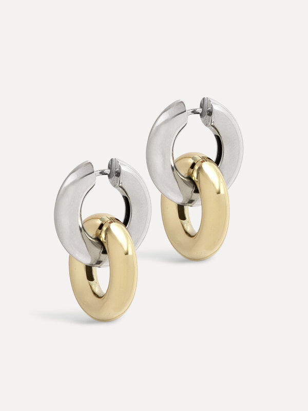 Les Soeurs Earrings set Fara Linked 1. Double trouble! This two-tone earrings set combines the best of both worlds. Silve...