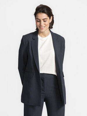 Blazer Rita. Business with a playful edge: this striped blazer combines them effortlessly. The clean cut and dark blue pa...