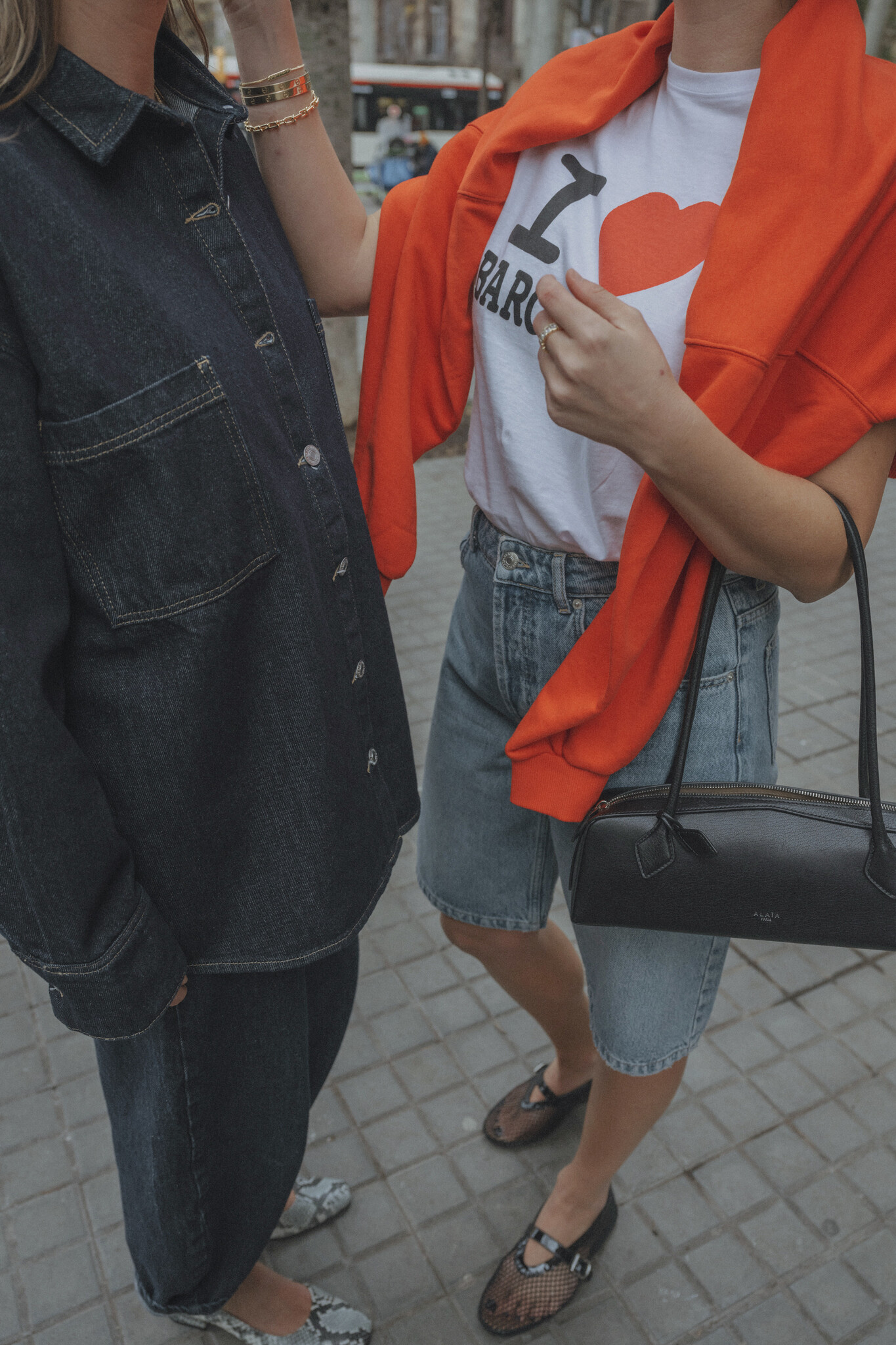 Les Soeurs Short bermuda en denim Robert 7. Retour aux années 90! Ce bermuda en denim vous permettra d'affronter les jour...