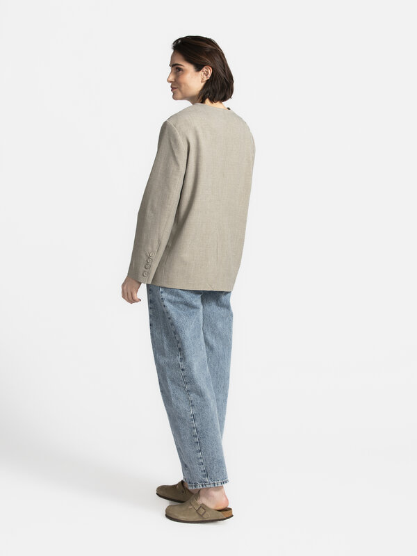 MBYM Blazer Reelia Wan 3. Better in beige! This blazer understands office life and keeps the balance between laid-back an...