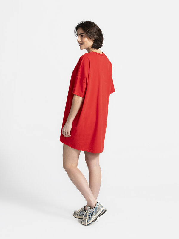 American Vintage T-shirt dress Fazy 4. Boldly casual! This T-shirt dress shows that simplicity can be a statement. The mi...