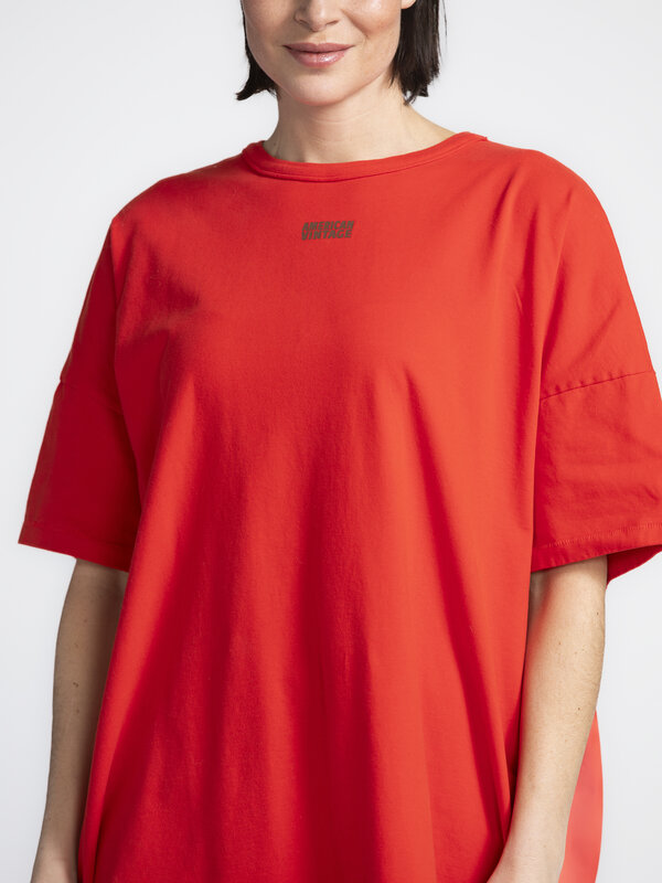 American Vintage T-shirt dress Fazy 5. Boldly casual! This T-shirt dress shows that simplicity can be a statement. The mi...