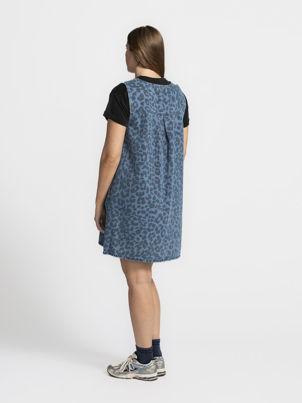 Sofie Schnoor Robe en jean Ingrid 4. Wild meets mild! Cette robe courte en jean réunit la sauvagerie et la douceur en une...