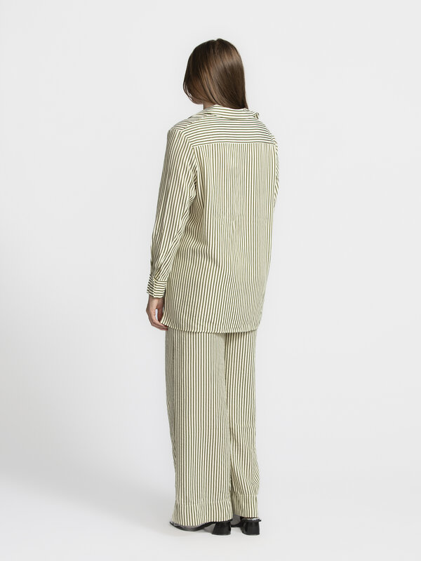 Les Soeurs Striped shirt Daniel 3. Not in the mood for heavy fabrics or eye-catching prints? This green and white striped...