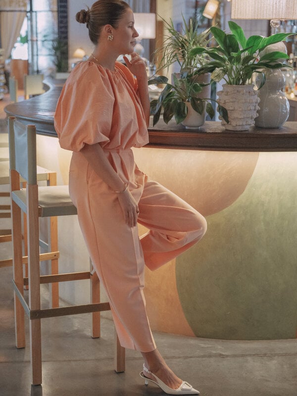 Les Soeurs Pleated trousers Johnny 6. Color crush! Want pants that are a little different, but not too much? This one is ...
