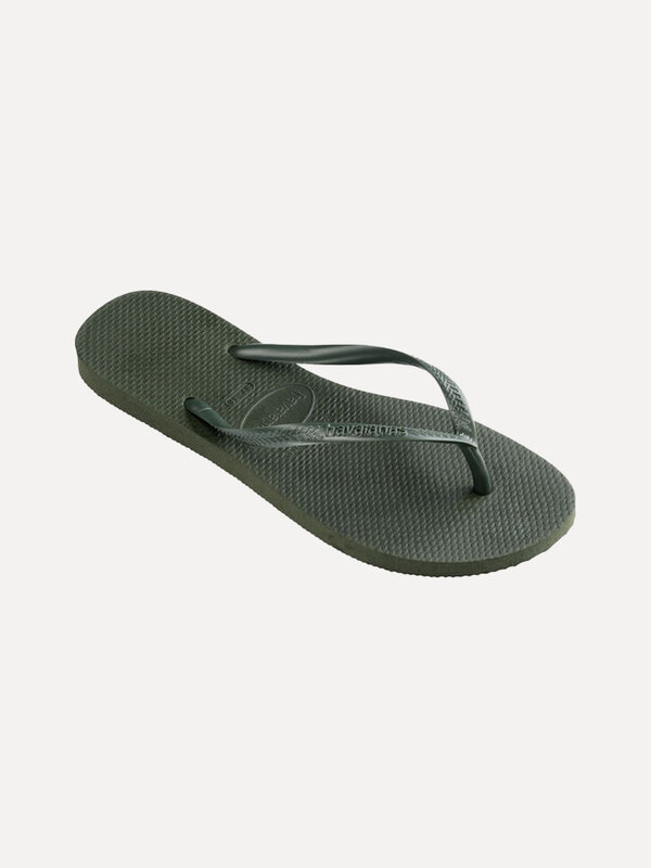 Teenslippers Havaianas Slim 3. De iconische Havaianas in olijfgroen! Deze slippers blijven niet voor niets favoriet: het ...