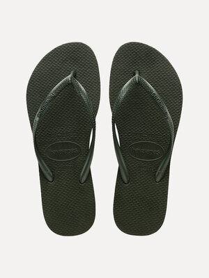 Havaianas Slim. De iconische Havaianas in olijfgroen! Deze slippers blijven niet voor niets favoriet: het rubber geeft de...