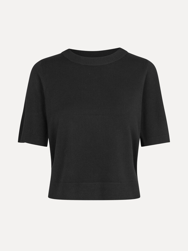 MBYM Pull tricoté Carla Bravani 2. Black to basics! Vous ne savez pas quoi porter entre l'hiver et le printemps ? Ce haut...