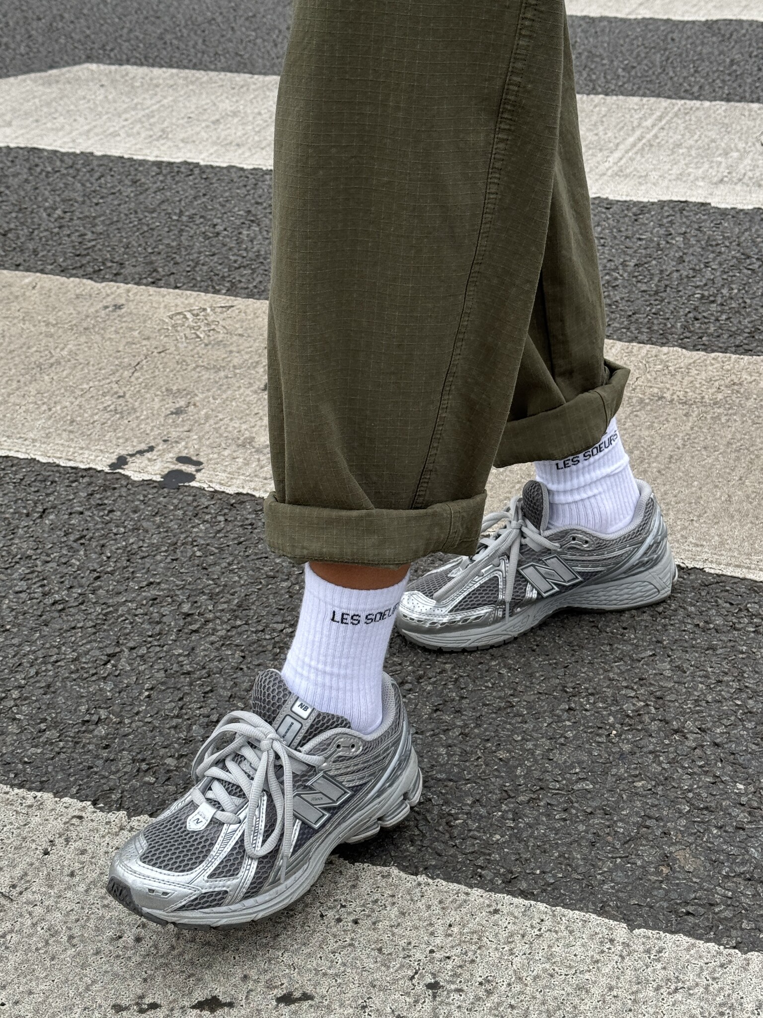 Les Soeurs Sport socks Les Soeurs 2. Feet treat! These iconic white sports socks with the Les Soeurs logo blend comfort a...