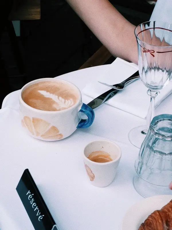 Anna + Nina Espresso cup Croissant 2. Petit déjeuner! This espresso cup with a hand-painted croissant is a must for your ...
