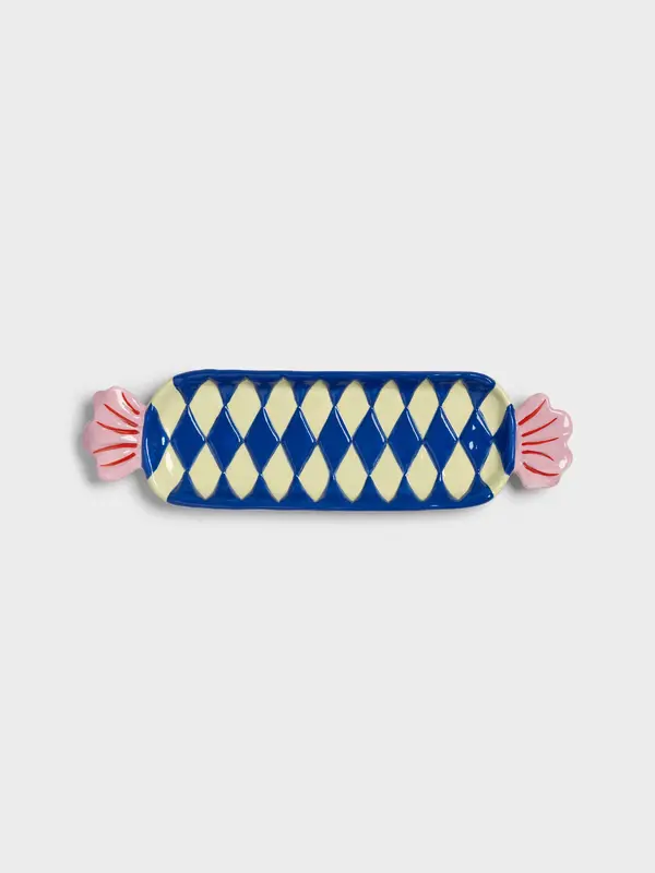 &klevering Checkered plate Goody 1. Love a sweet touch? Then this playful candy plate is just what you need. With contras...