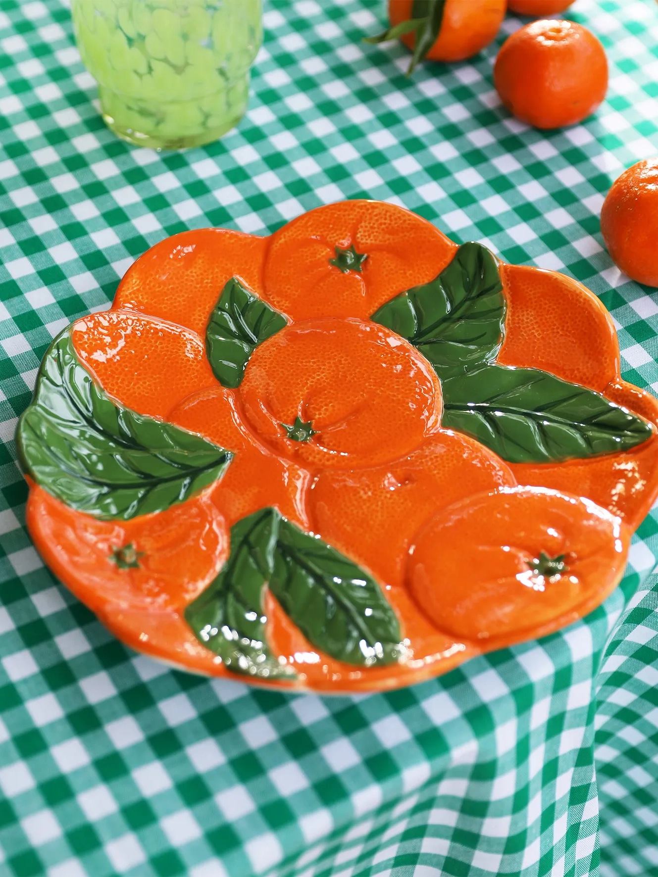 &klevering Bord Orange 2. Orange crush! Dit sinaasappelbord is een blikvanger op elke tafel. De realistische details met ...
